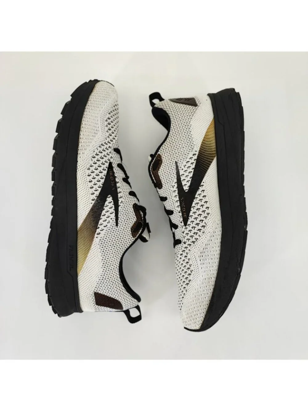 Brooks Revel 4 Women's Size 10.5 US Running Shoes Knit Black White 1203371B121